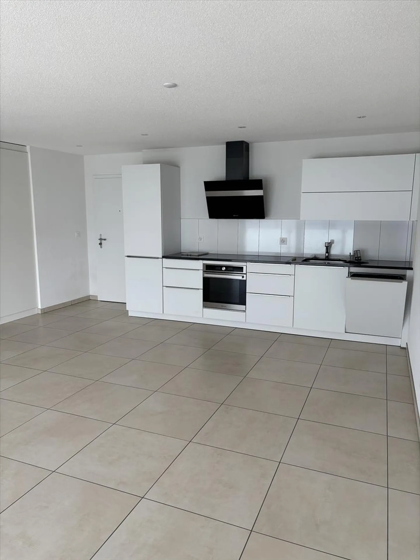 In a recent building - 2.5 room apartment for rent on the 1st floor - Photo 1 of 11