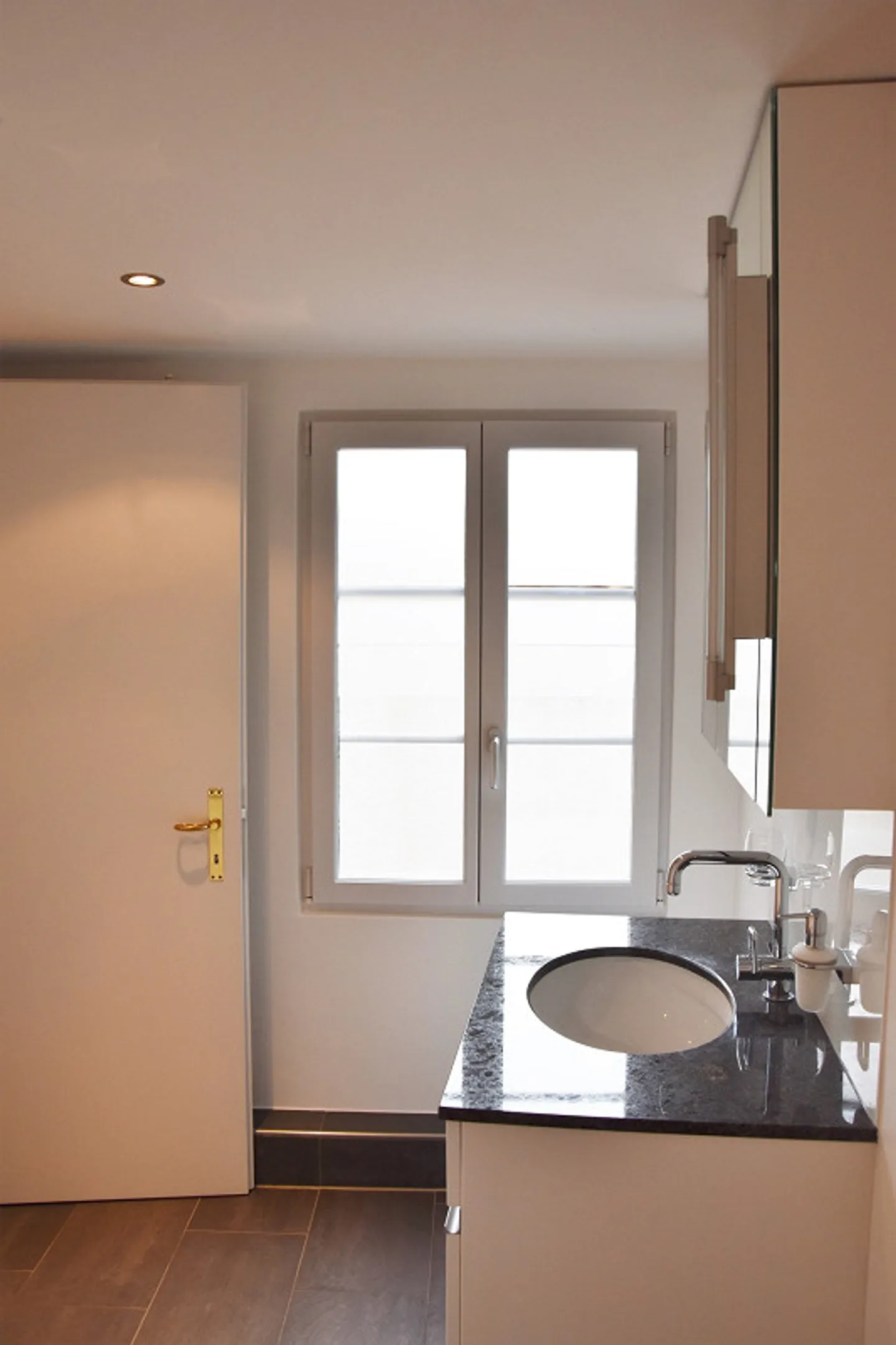 Appartement exclusif de 5 pièces avec terrasse sur le toit dans la vieille ville de Berne - Photo 26 sur 30
