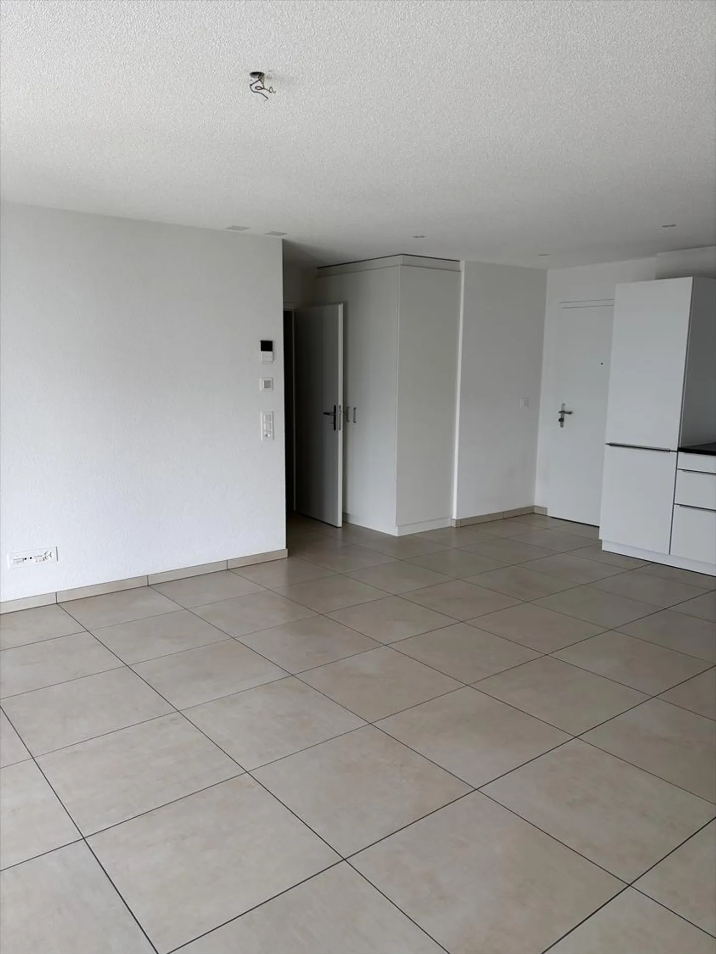 In a recent building - 2.5 room apartment for rent on the 1st floor - Photo 4 of 11