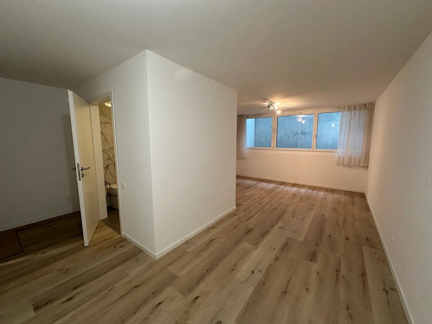 Garden-level apartment in a small condominium - Photo 9 of 10