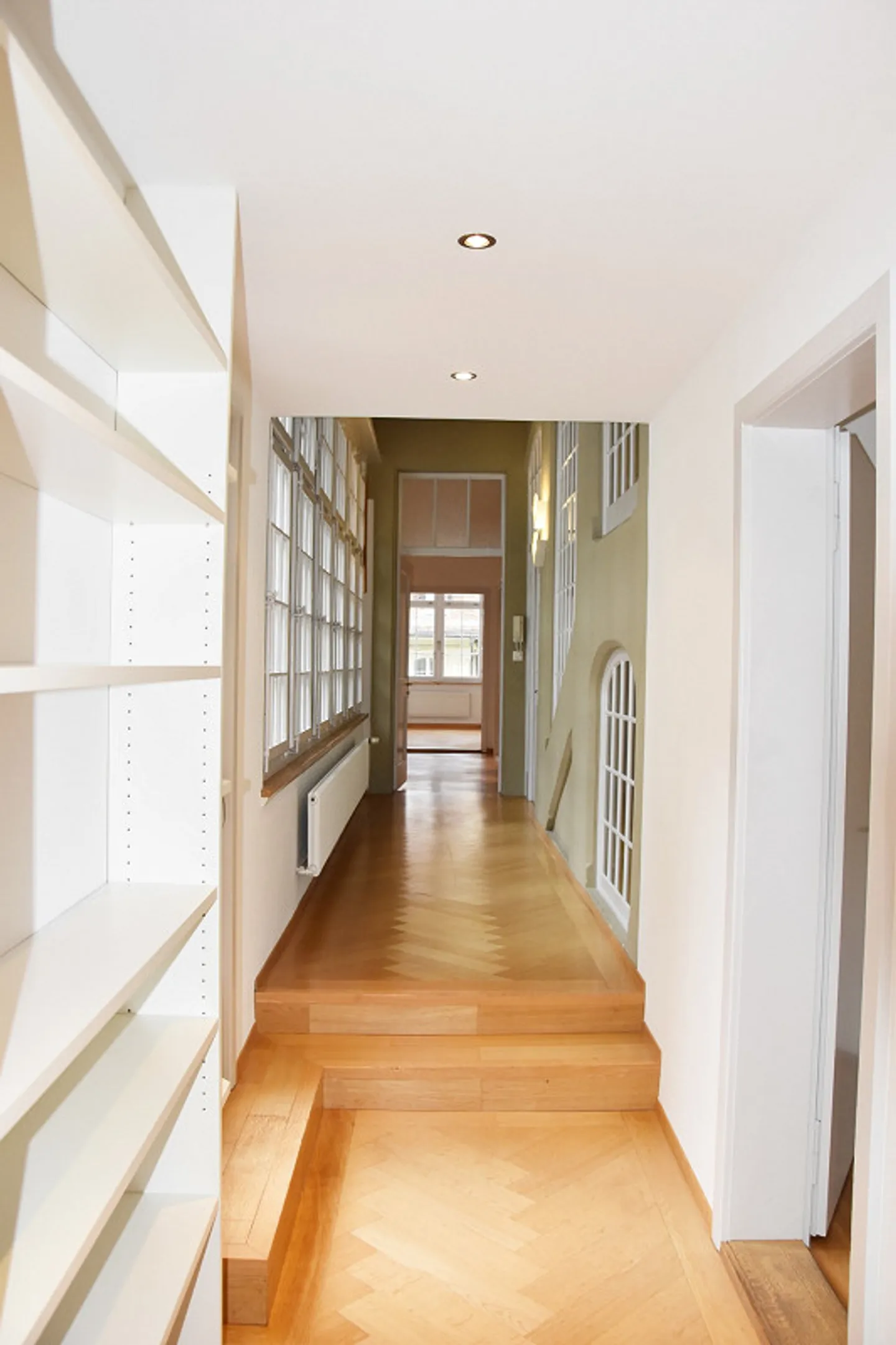 Appartement exclusif de 5 pièces avec terrasse sur le toit dans la vieille ville de Berne - Photo 27 sur 30