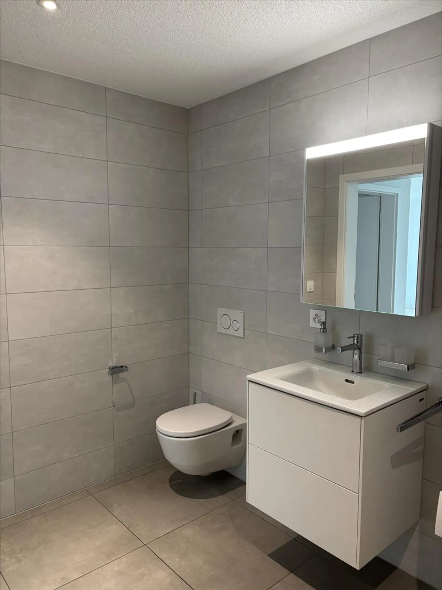 In a recent building - 2.5 room apartment for rent on the 1st floor - Photo 9 of 11