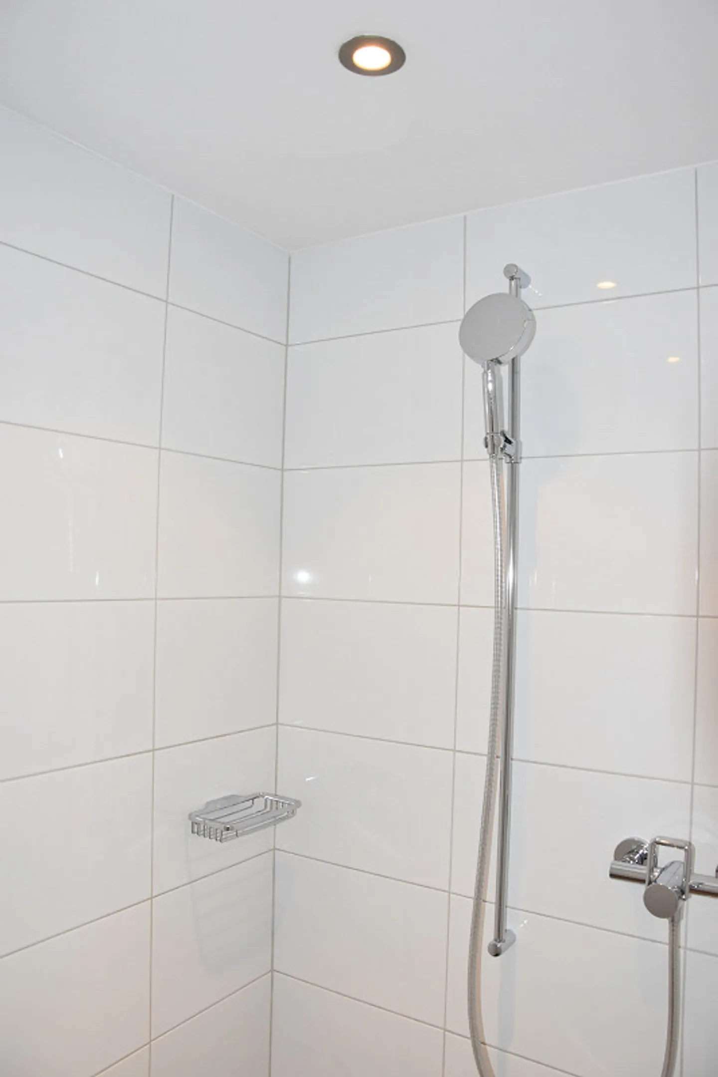 Appartement exclusif de 5 pièces avec terrasse sur le toit dans la vieille ville de Berne - Photo 25 sur 30