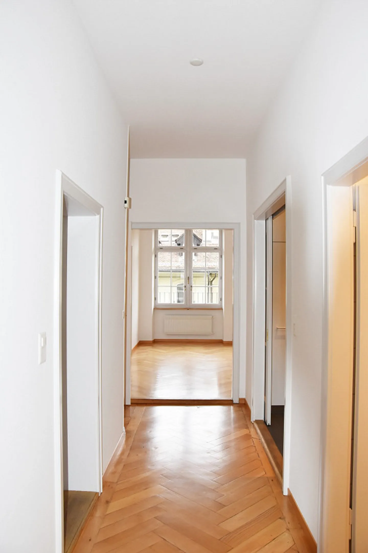 Appartement exclusif de 5 pièces avec terrasse sur le toit dans la vieille ville de Berne - Photo 28 sur 30