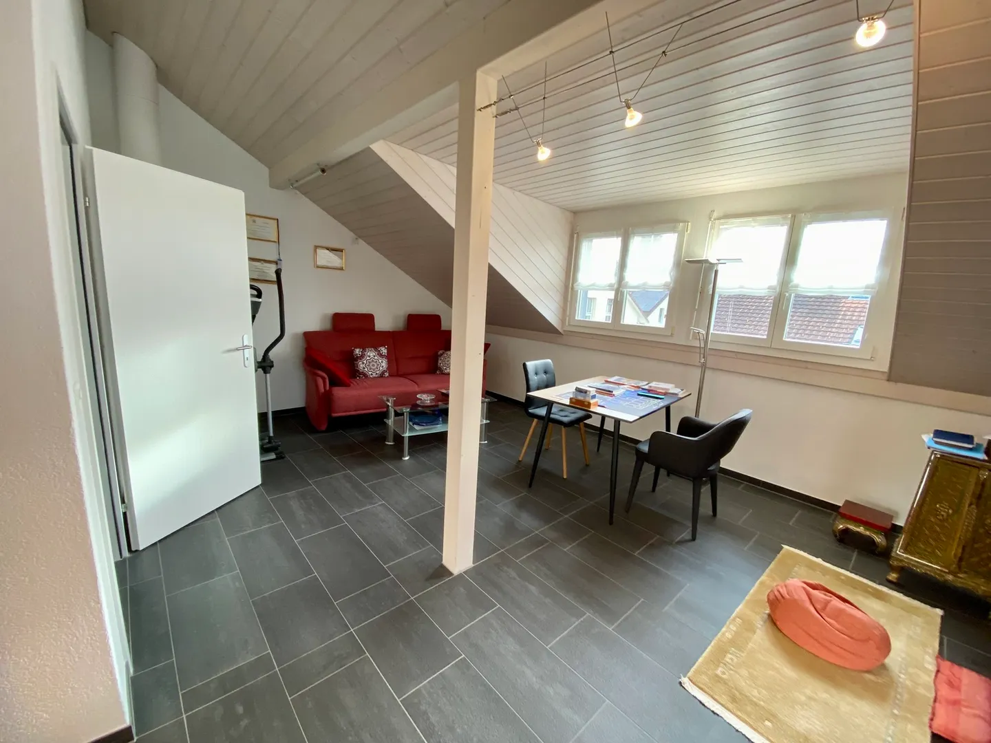 Charming Semi-Detached House - Photo 5 of 10