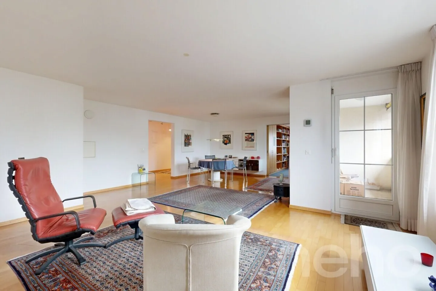 Helles Apartment mit Terrasse - Foto 4 von 12