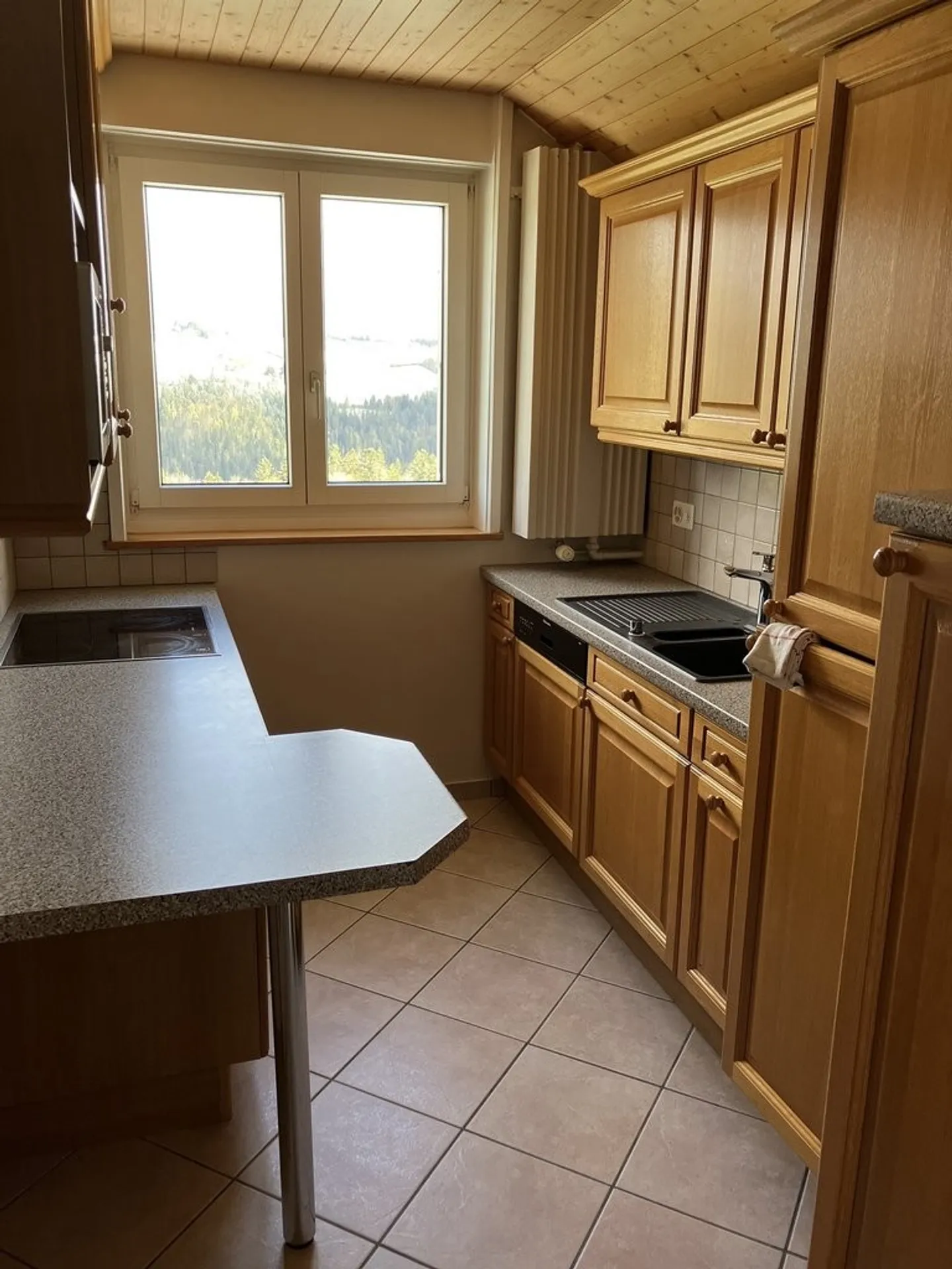 2 CAMERE IN UNA BELLA PICCOLA CASA - Foto 1 di 9