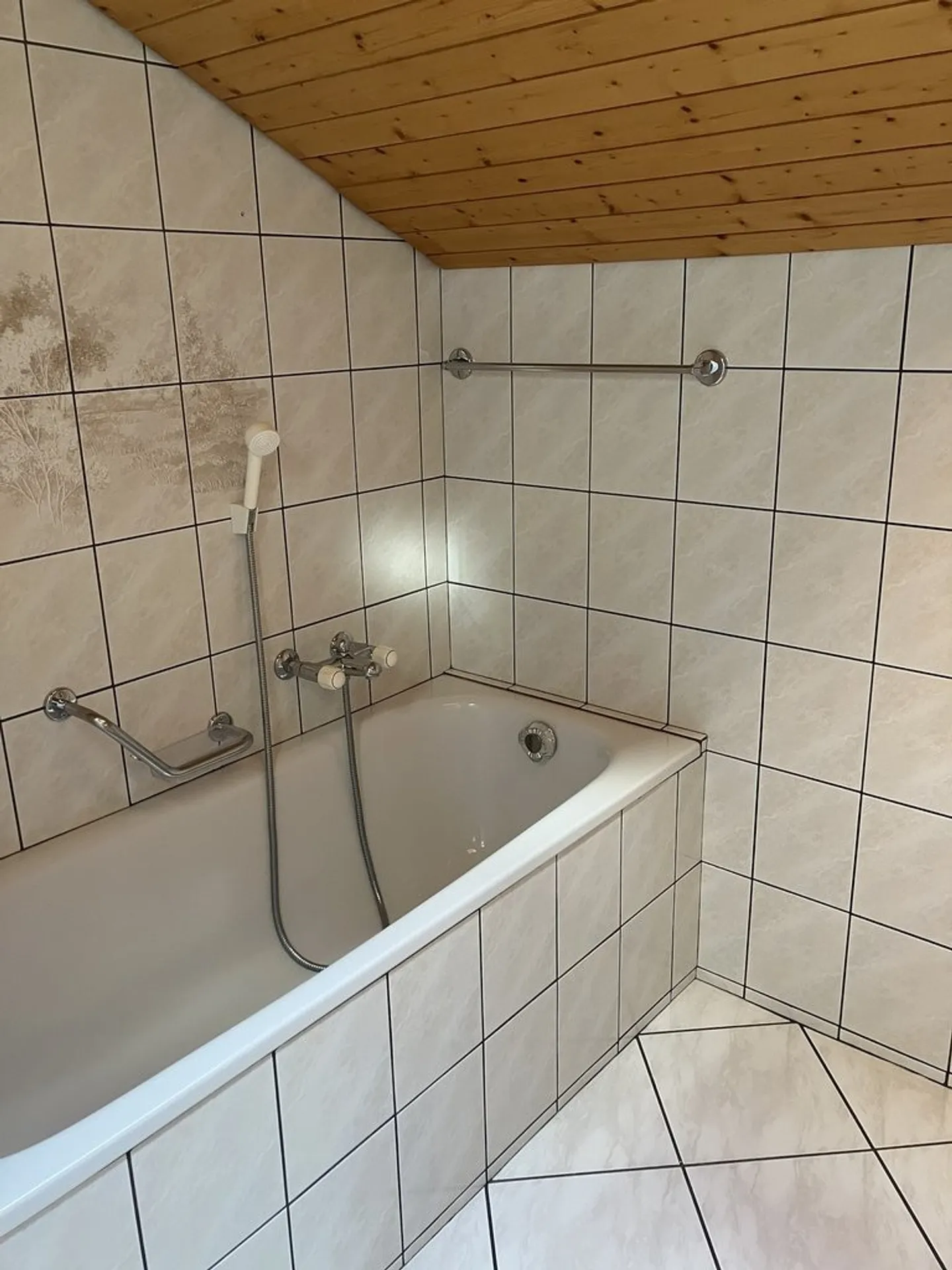 2 CAMERE IN UNA BELLA PICCOLA CASA - Foto 7 di 9