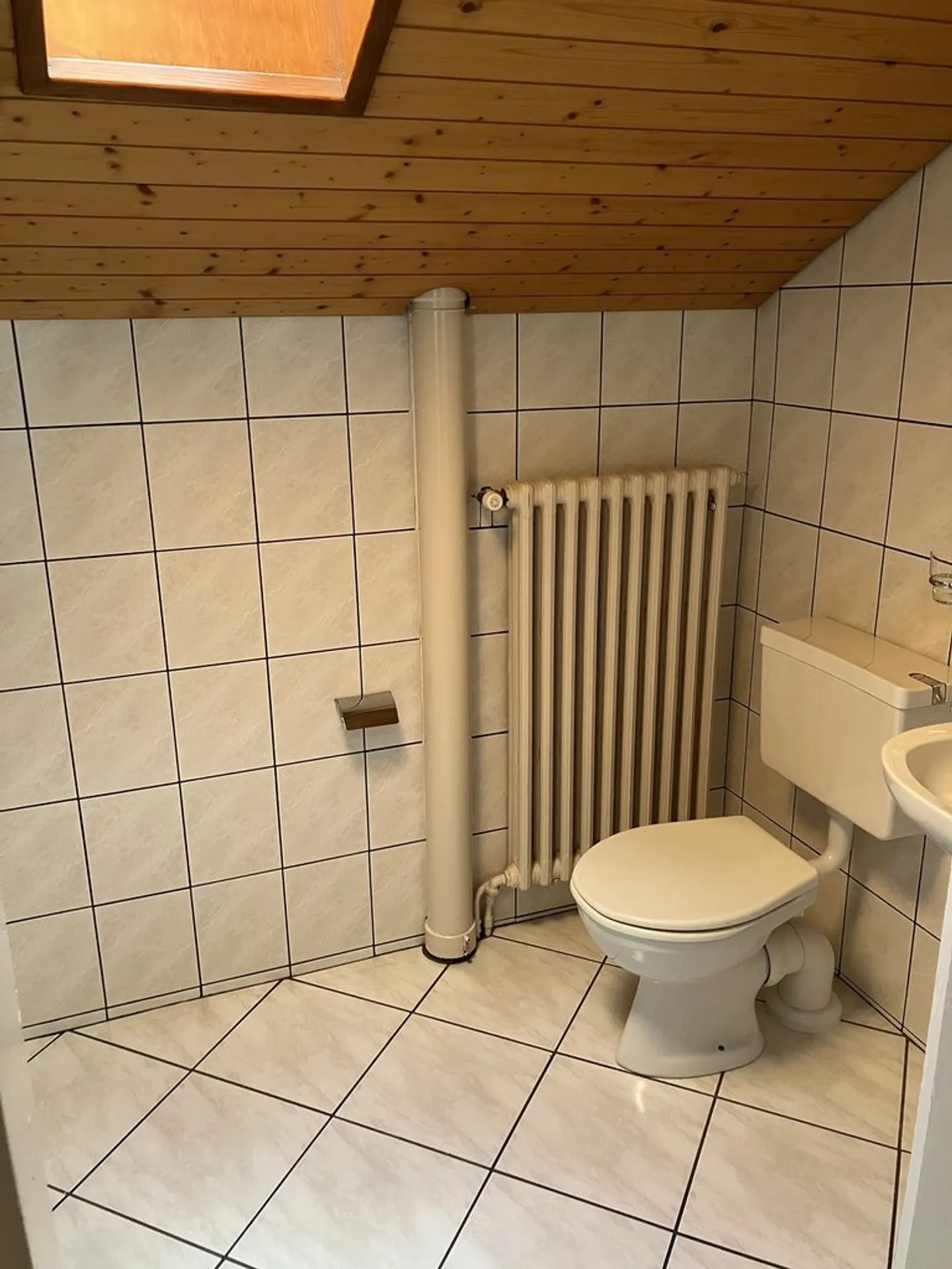 2 CAMERE IN UNA BELLA PICCOLA CASA - Foto 8 di 9