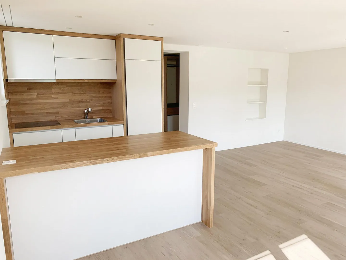 Appartement 2.5 pièces confortable - Photo 2 sur 6