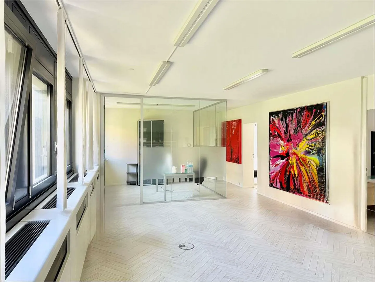 Elegant bright office of 4.5 rooms a few steps from the center of Lugano - Photo 2 of 10