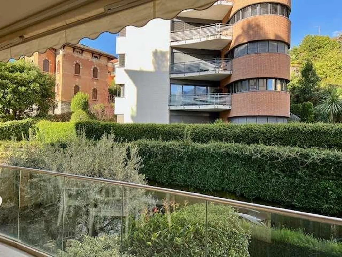 Bel appartement de 3,5 pièces au bord du lac - Photo 5 sur 13