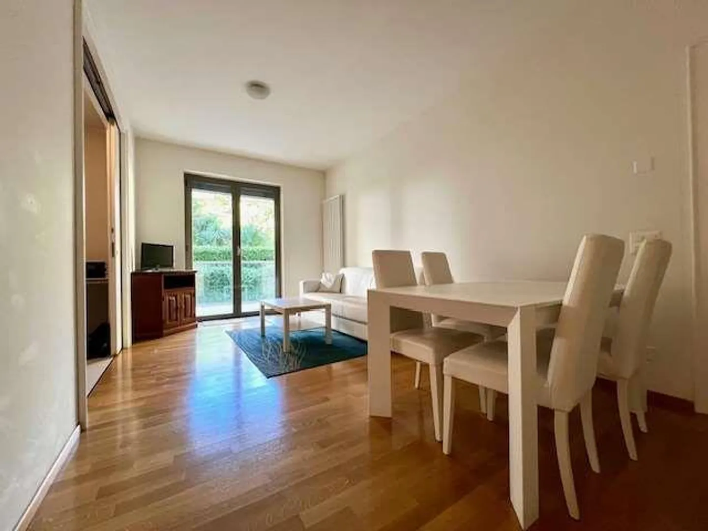 Bel appartement de 3,5 pièces au bord du lac - Photo 6 sur 13