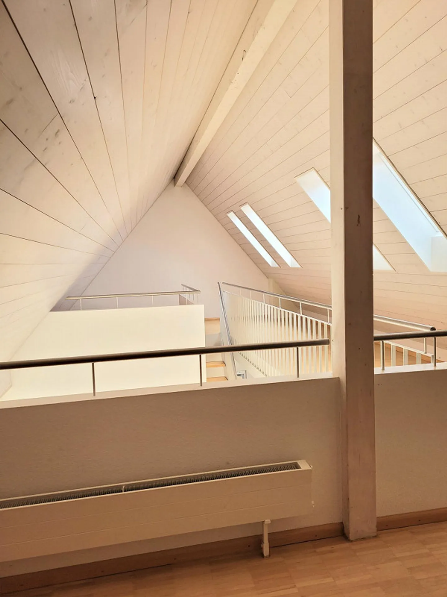 Moderno appartamento duplex di 3,5 stanze con giardino d'inverno ad Aesch - Foto 5 di 5