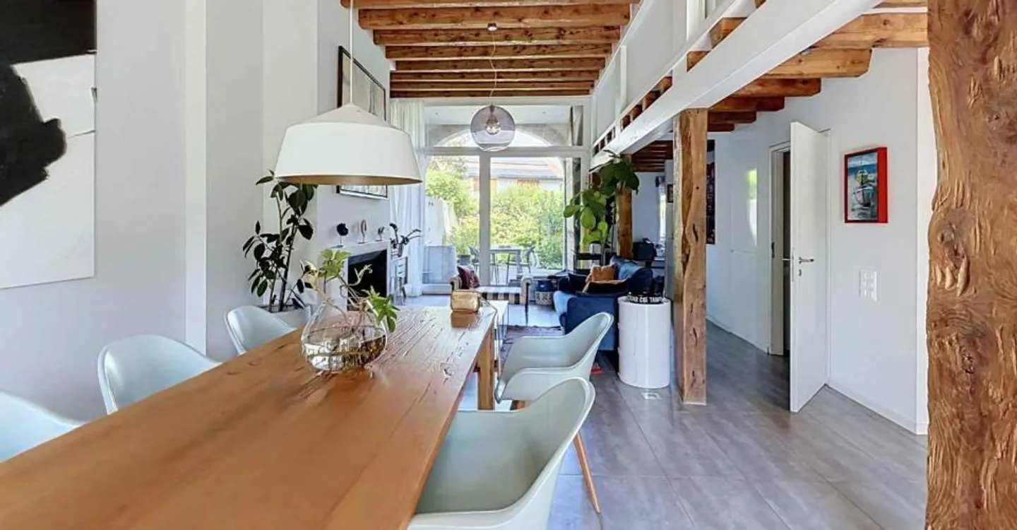 Maison villageoise de 7,5 pièces avec jardin à Aire-la-Ville - Foto 3 von 11