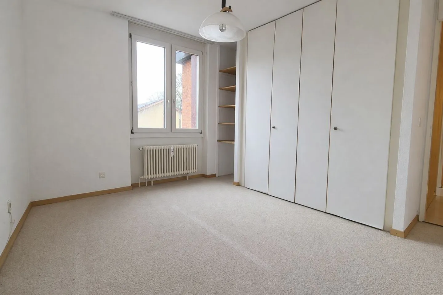 Appartamento di 4,5 stanze con un potenziale di sviluppo attraente a Riehen - Foto 7 di 13