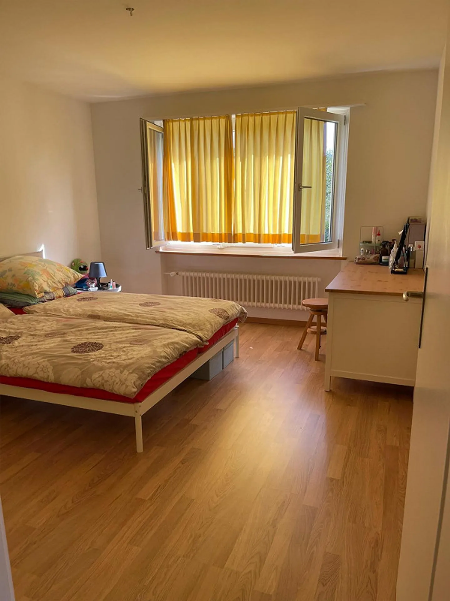 Appartamento affascinante con 3 camere in una posizione tranquilla a Brügg BE - Foto 7 di 9