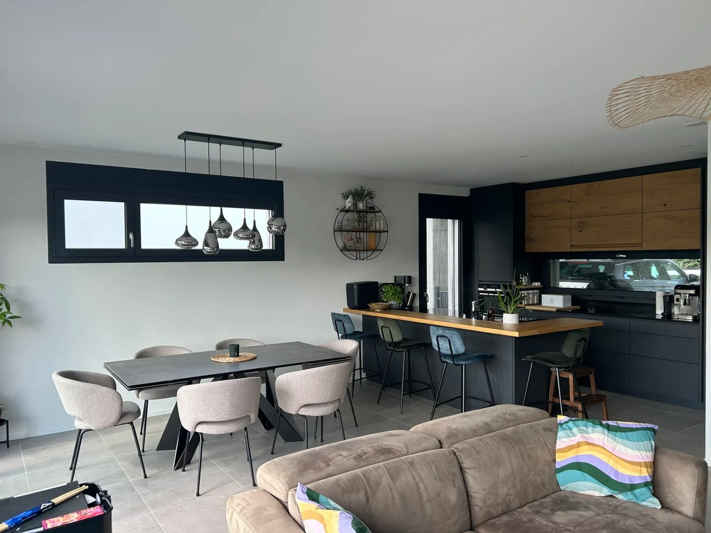 Villa recente luminosa e funzionale, lontana dalla strada - Foto 3 di 7