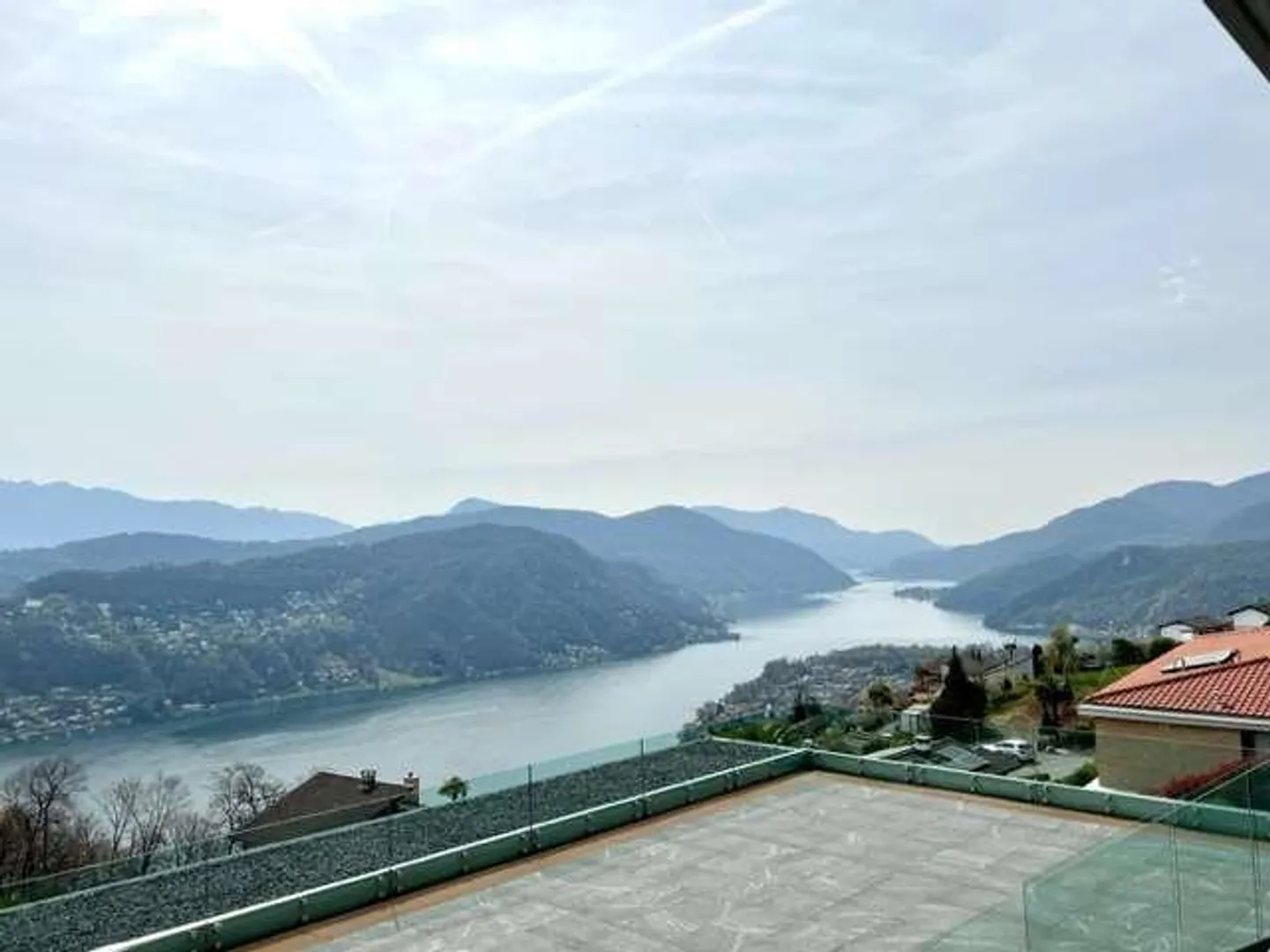 Magnifico appartamento di 4,5 stanze con vista su tre laghi - Foto 10 di 13