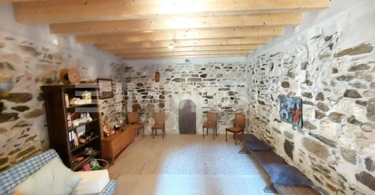 Individual village house - Photo 3 of 5
