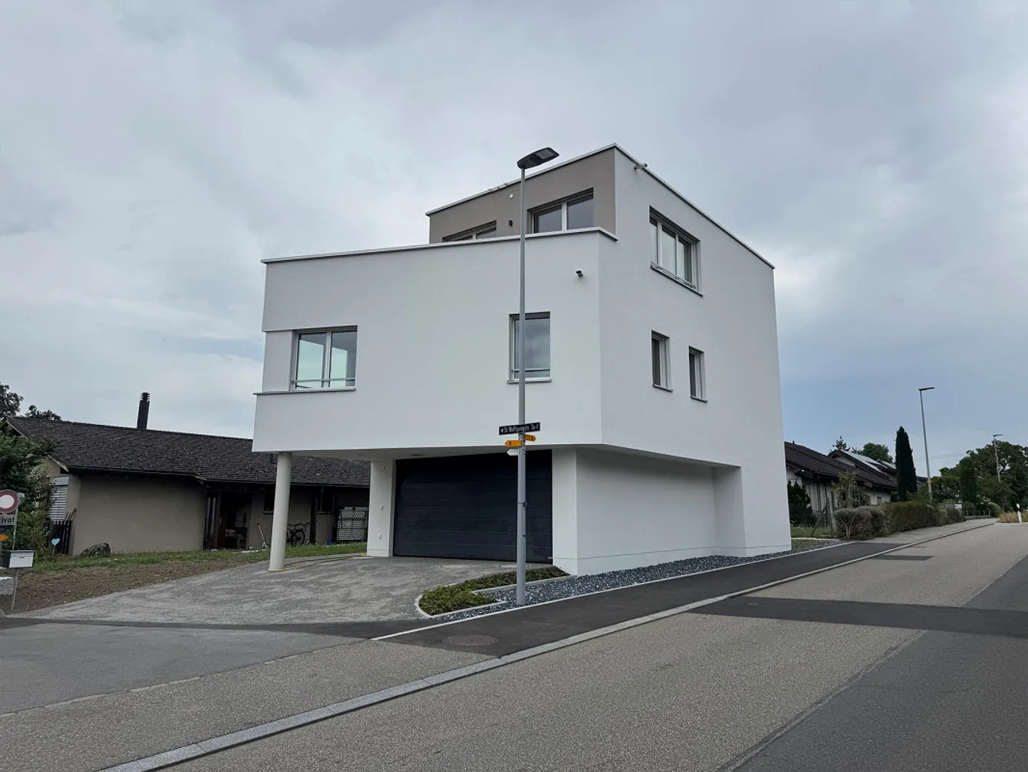 Modern 4.5-room single-family house in a quiet location in Hünenberg - Photo 1 of 11
