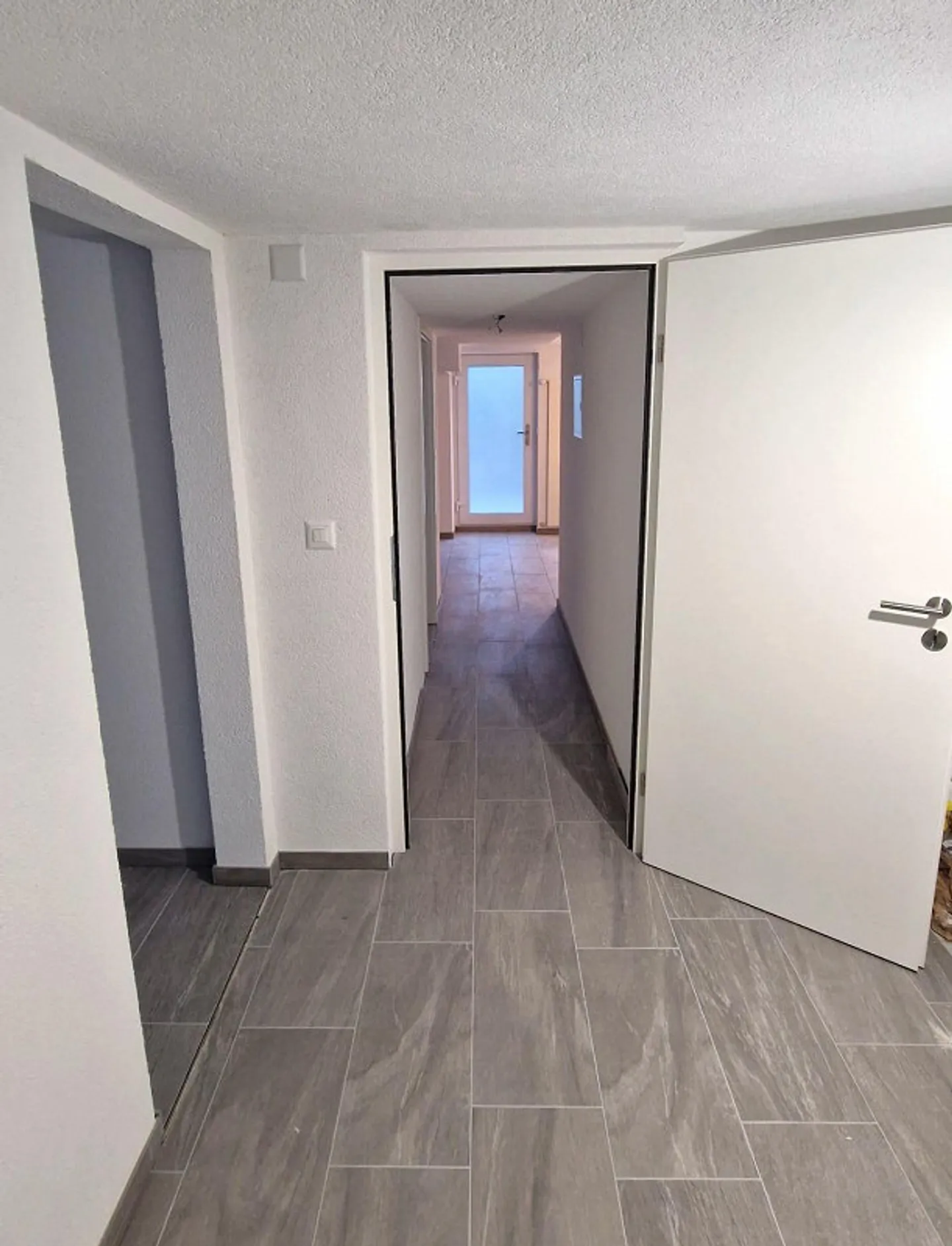 Prima occupazione dopo ristrutturazione - Foto 3 di 8