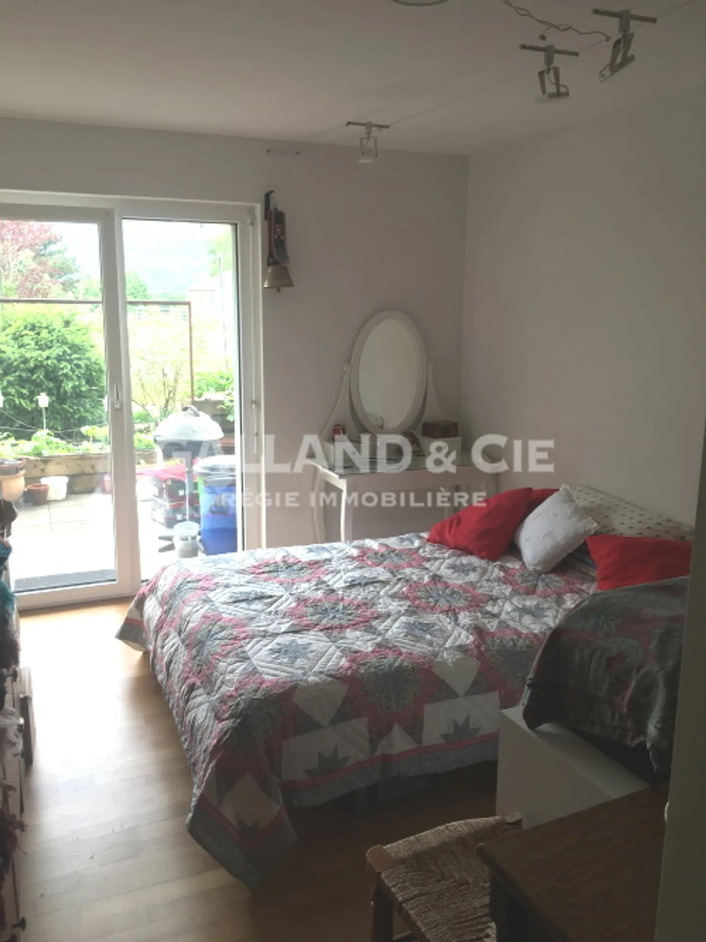 Charmant appartement 3.5 pièces - Photo 2 sur 3