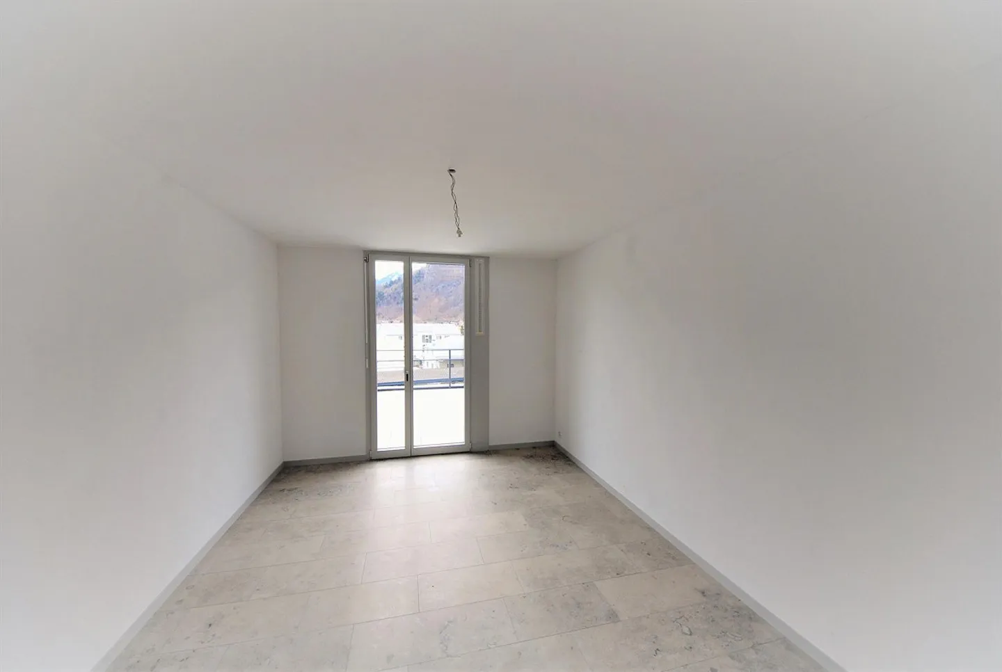 Appartement Attique Moderne dans un Bon Emplacement - Photo 4 sur 10