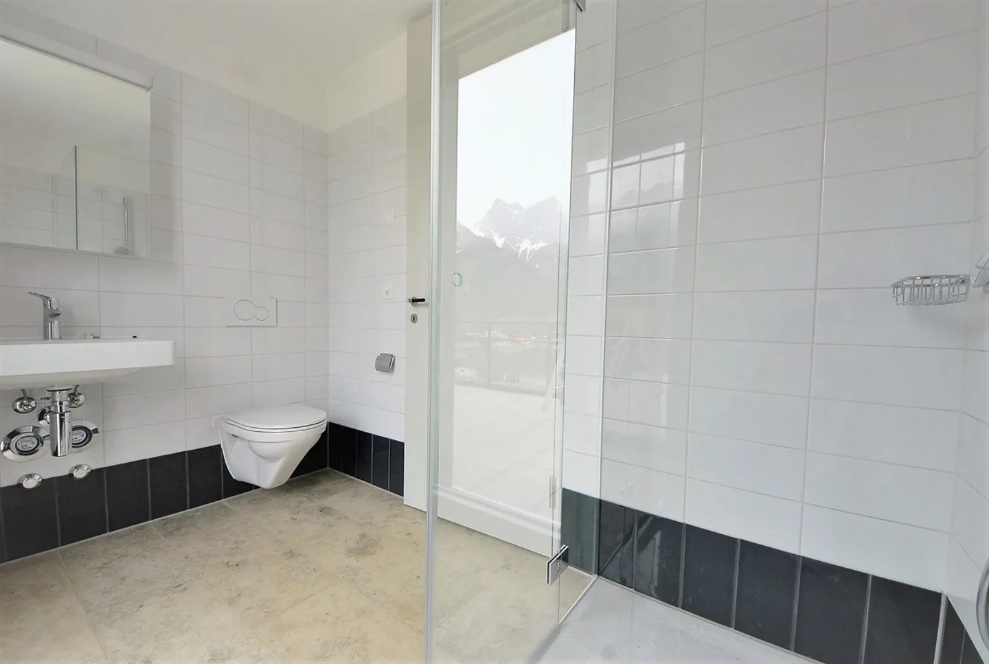 Appartement Attique Moderne dans un Bon Emplacement - Photo 5 sur 10