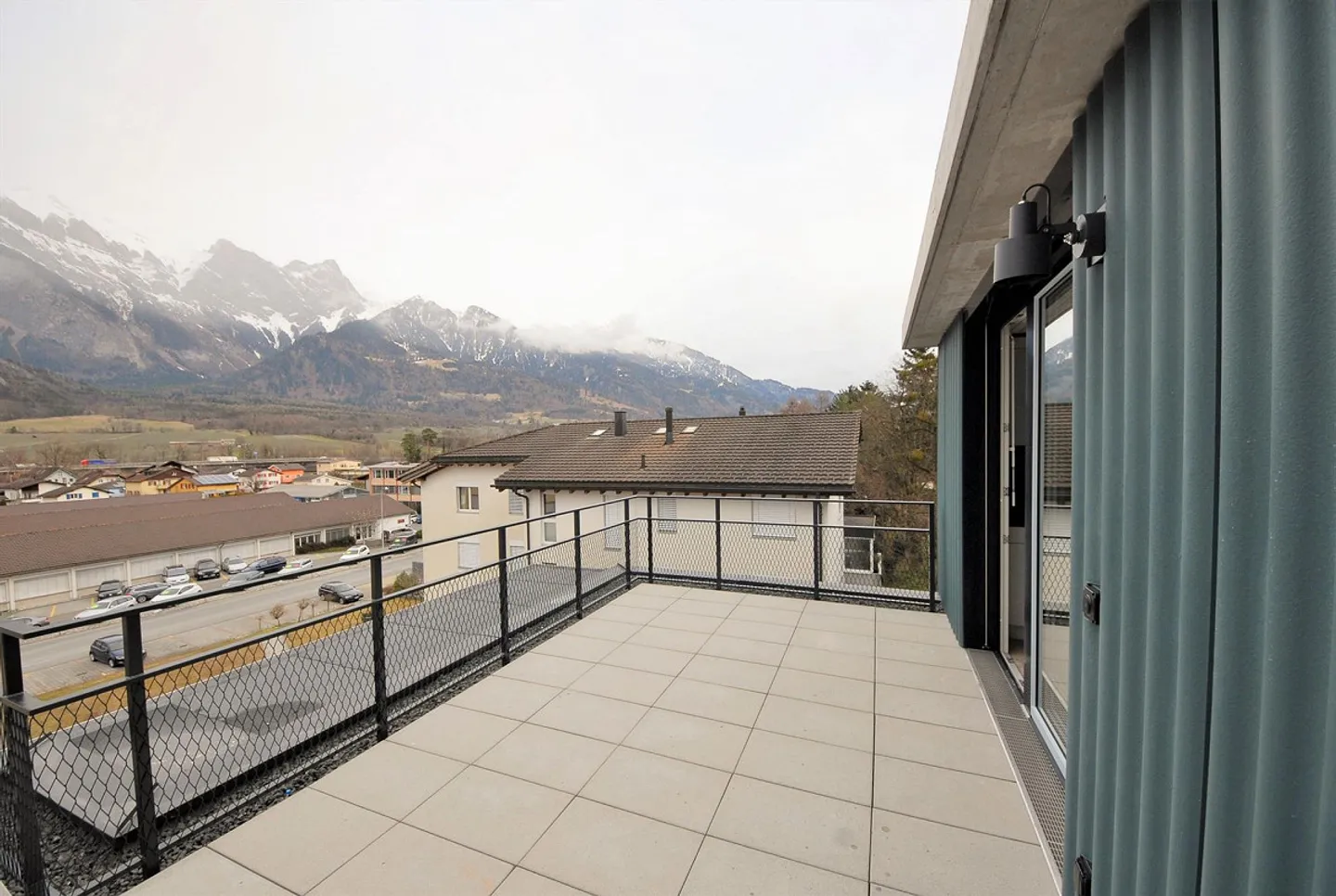 Appartement Attique Moderne dans un Bon Emplacement - Photo 8 sur 10