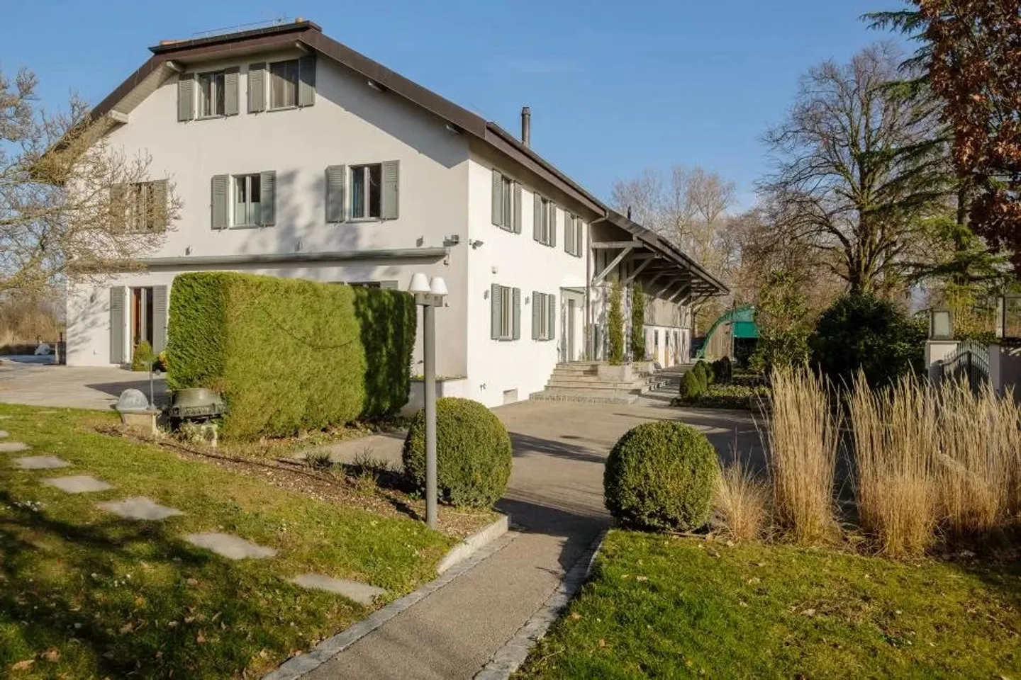 Elegante Tenuta Equestre a Ginevra - Foto 2 di 8