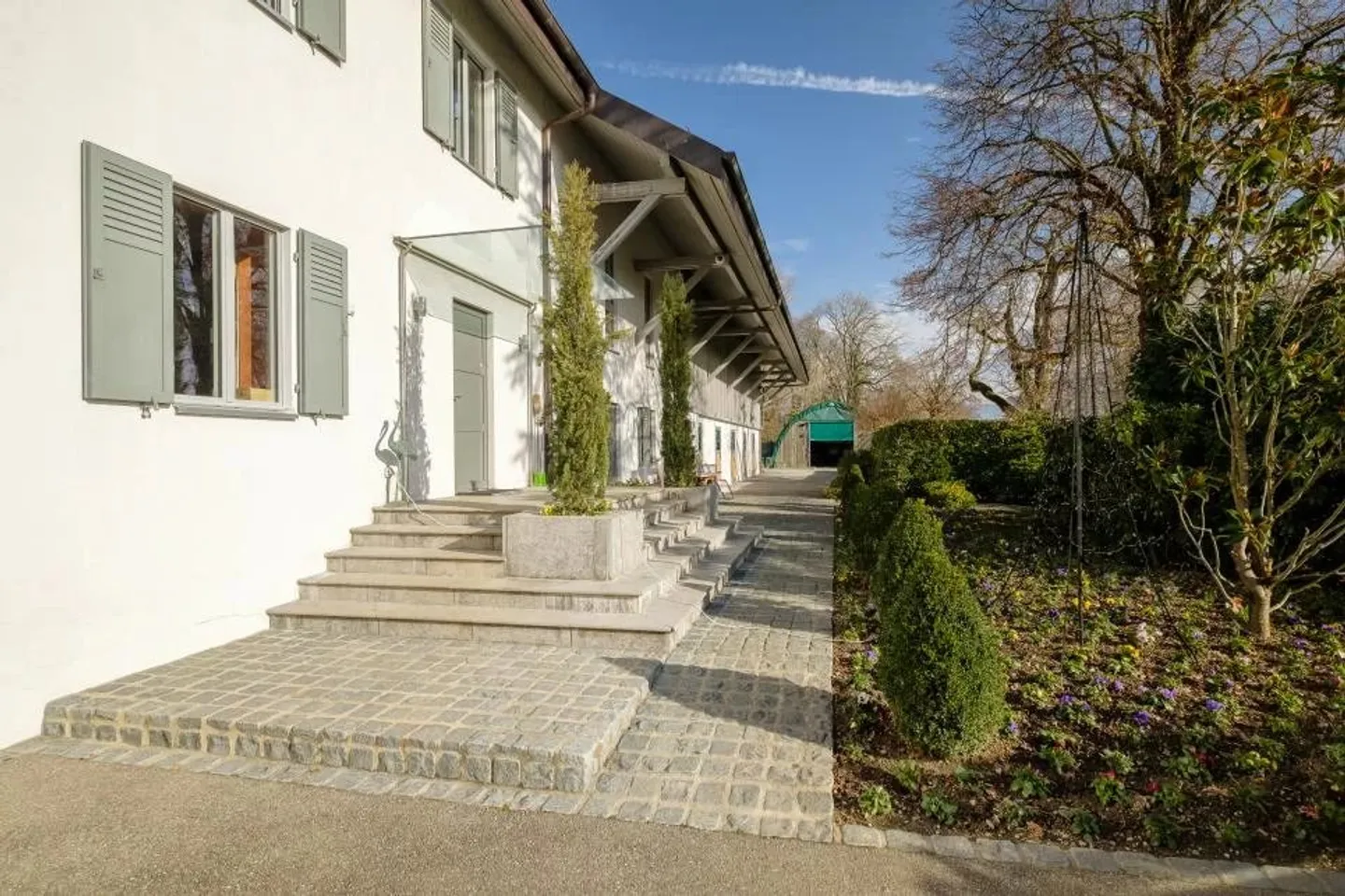 Elegante Tenuta Equestre a Ginevra - Foto 3 di 8