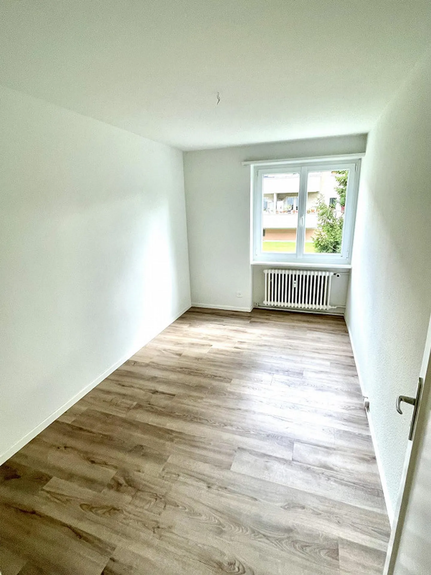 Appartamento 3,5 stanze appena ristrutturato in una posizione tranquilla a Riehen - Foto 6 di 10