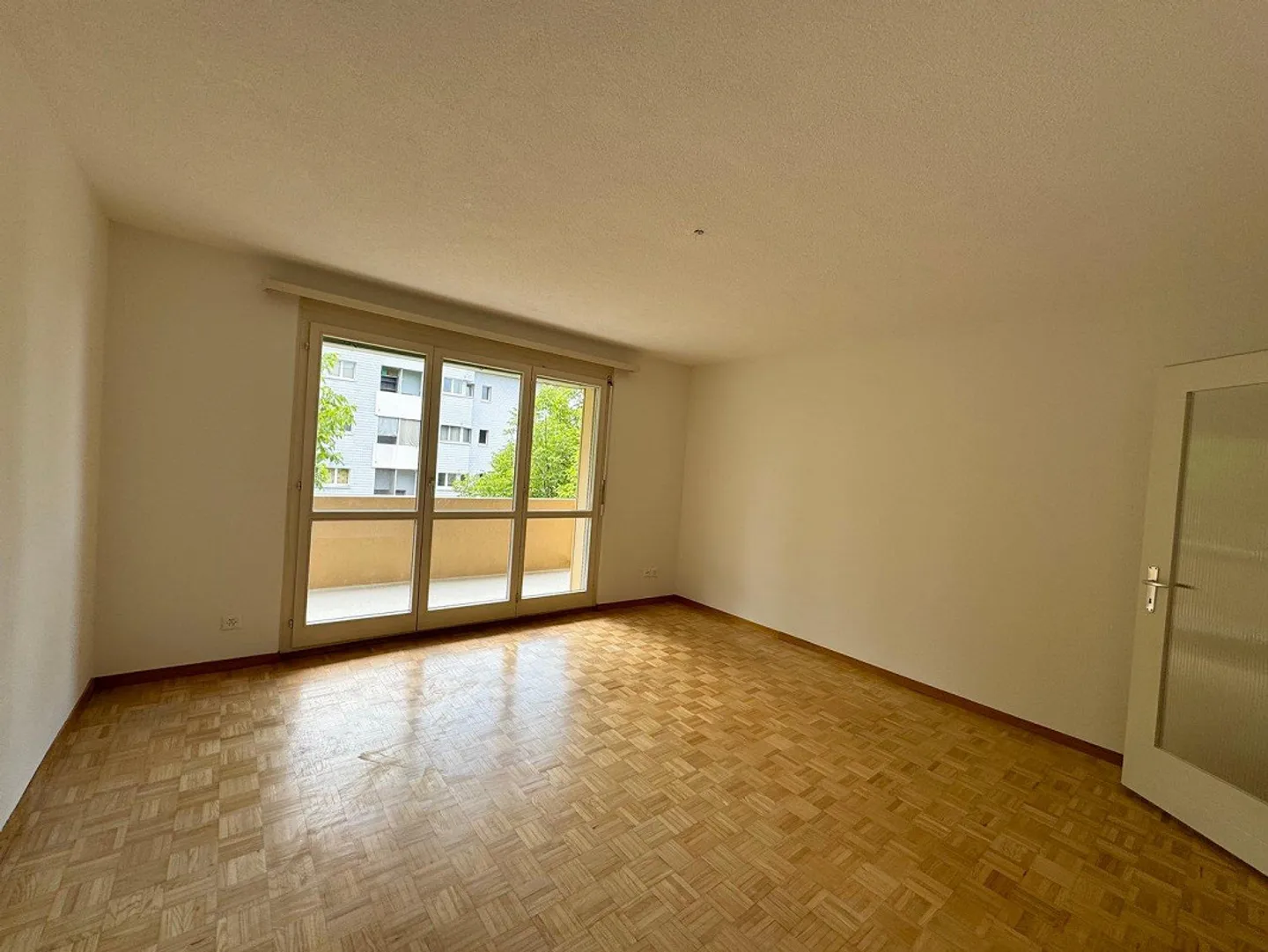 Appartamento luminoso e conveniente con 3 camere - Foto 1 di 8