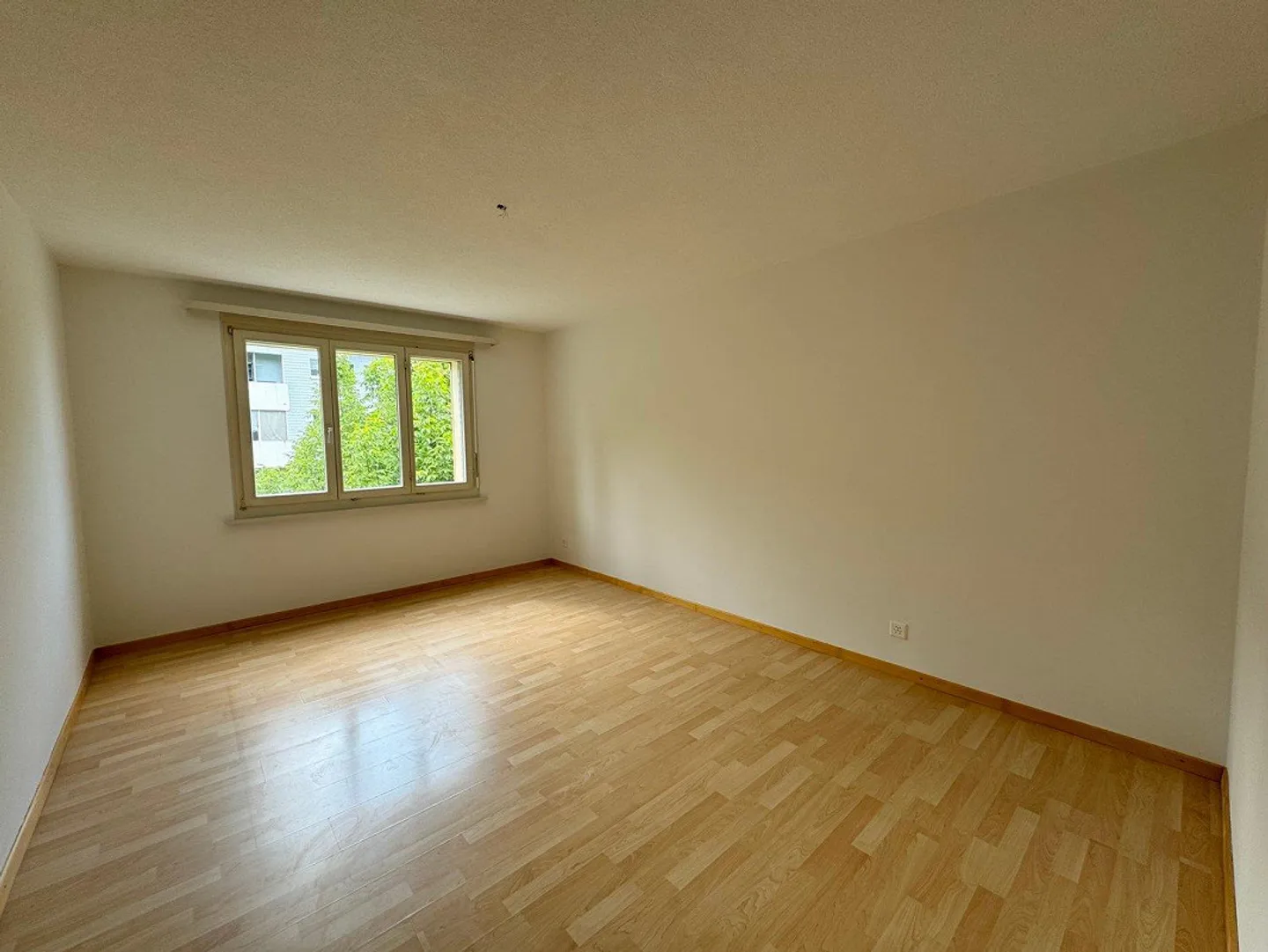 Appartamento luminoso e conveniente con 3 camere - Foto 4 di 8