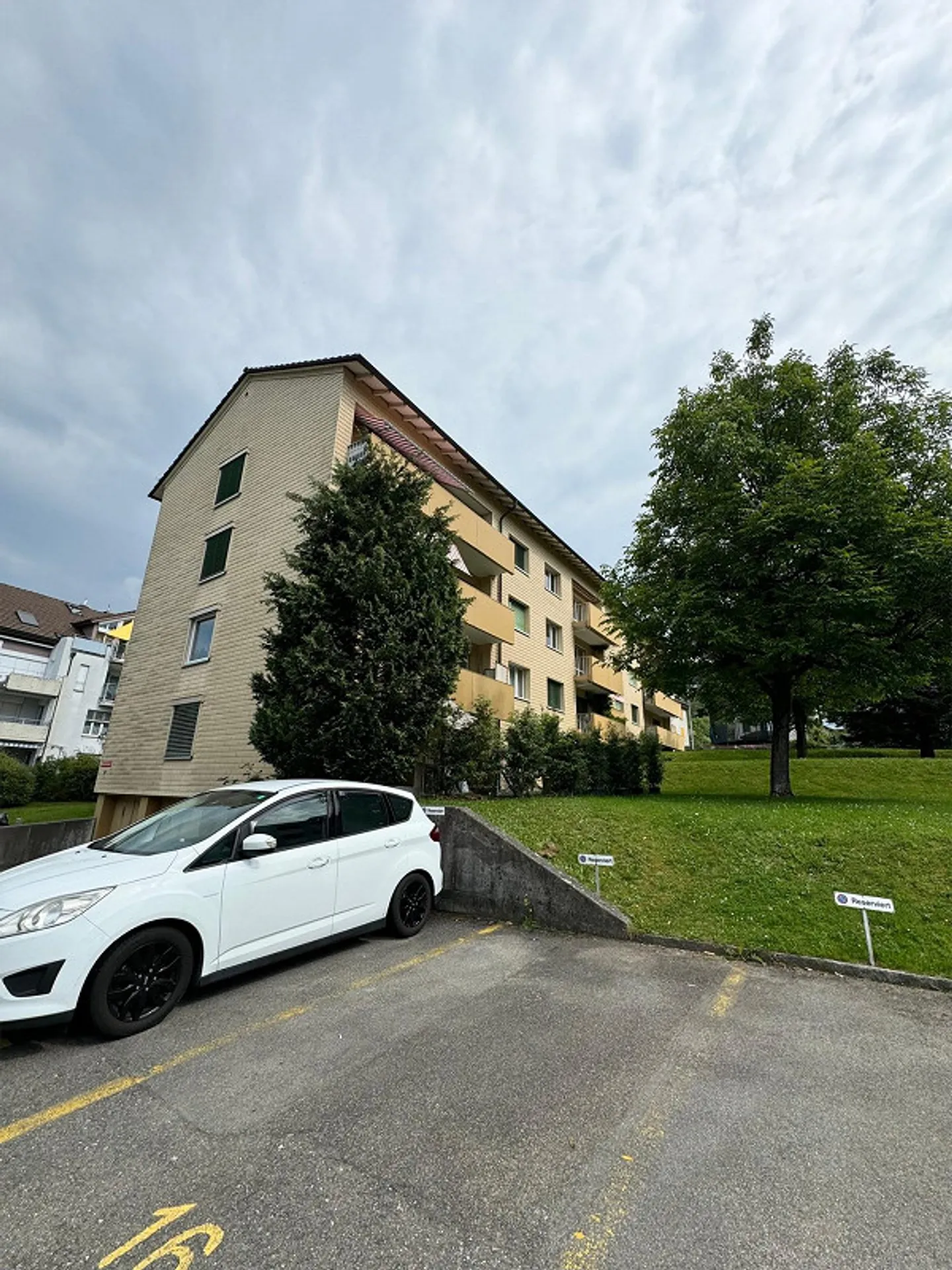 Appartamento luminoso e conveniente con 3 camere - Foto 8 di 8