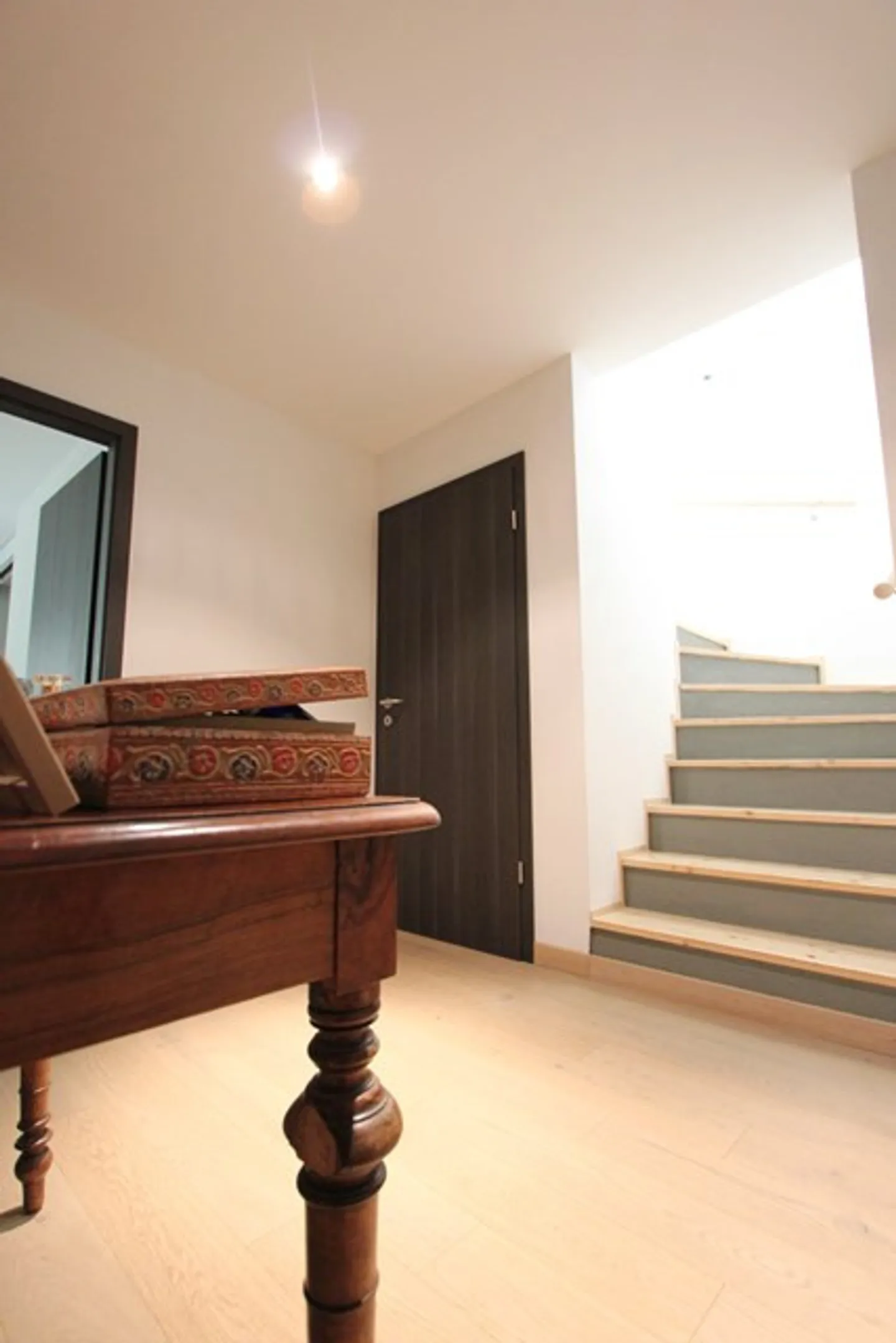 Villa with swimming pool and panoramic view of Lake Geneva, the Alps, Mont Blanc - Photo 12 of 13