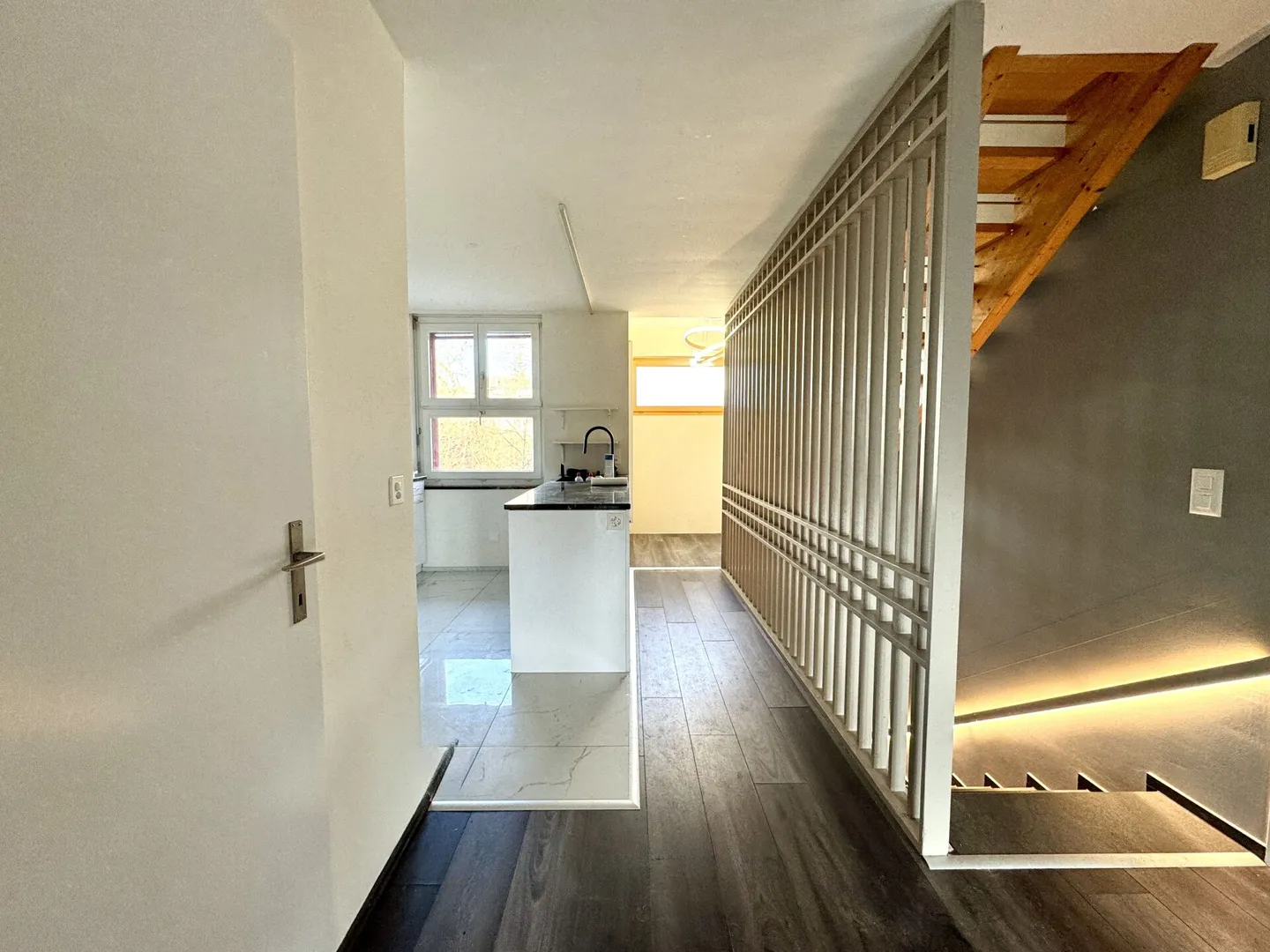 Appartamento maisonette affascinante di 5,5 stanze - Foto 2 di 15