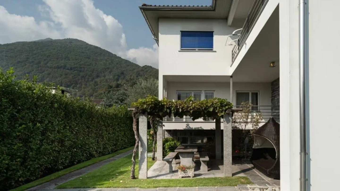 Bella casa bifamiliare con piscina - Sementina - Foto 3 di 12