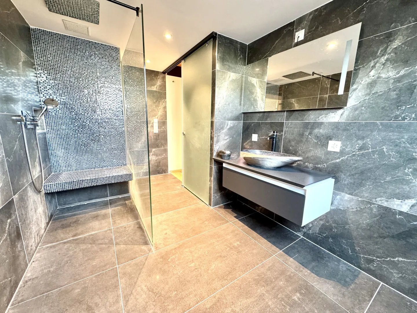 Appartamento maisonette affascinante di 5,5 stanze - Foto 11 di 15