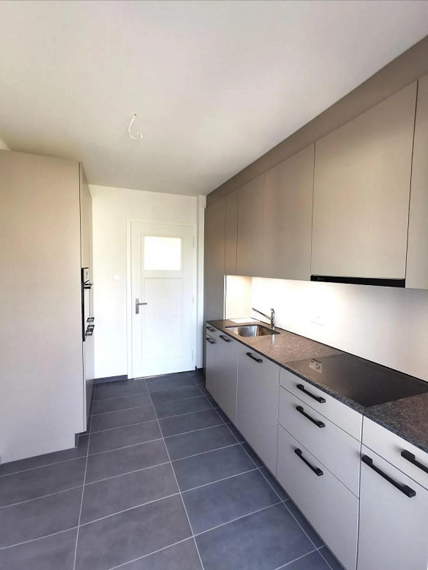 Modern apartment in the quiet Schosshalden district in Bern - Photo 2 of 8