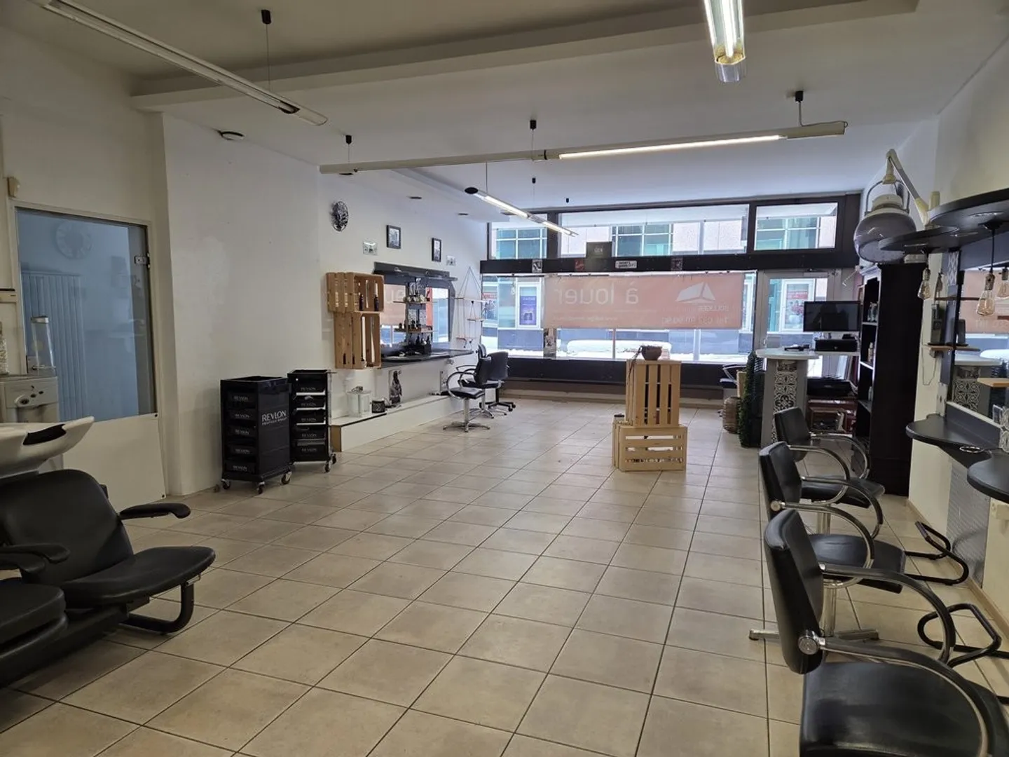 Local commercial de 75 m2 en centre-ville, polyvalent et lumineux - Photo 4 sur 9