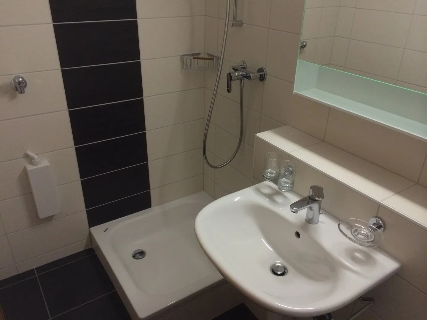 BEL APPARTAMENTO CON BALCONE E BELLA VISTA - Foto 4 di 6