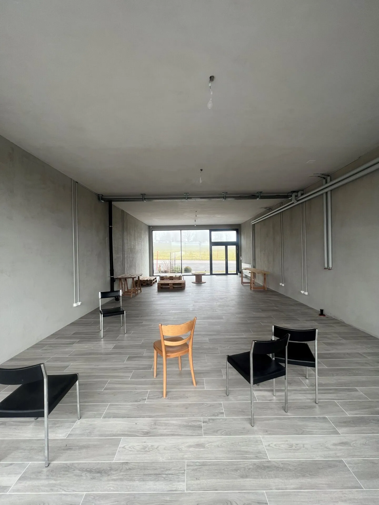 Neuer und modularer Gewerberaum mit atemberaubendem Blick auf die Landschaft - Foto 3 von 3