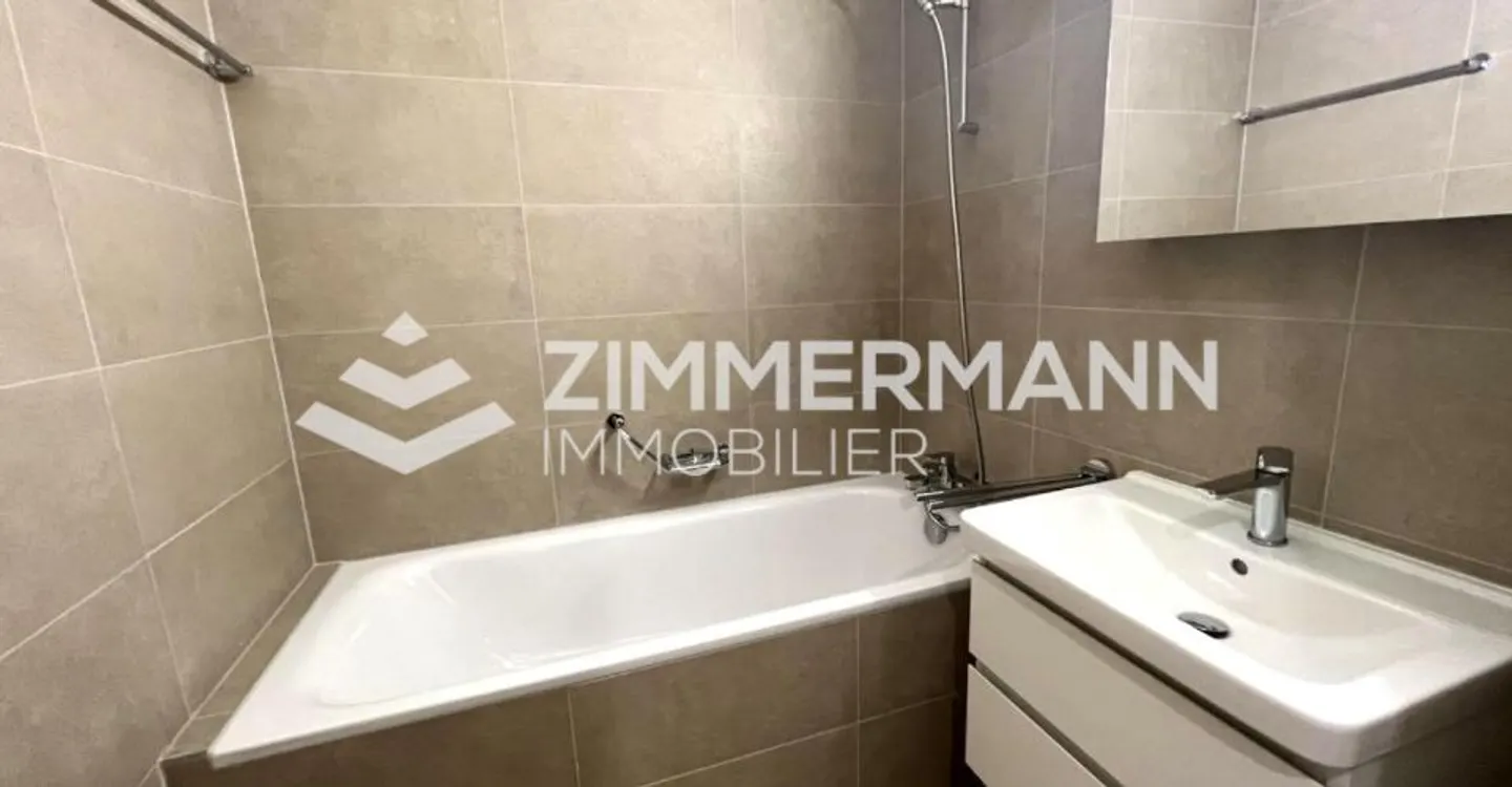 Thônex: Magnificent 5-room apartment with balcony! - Photo 1 of 5