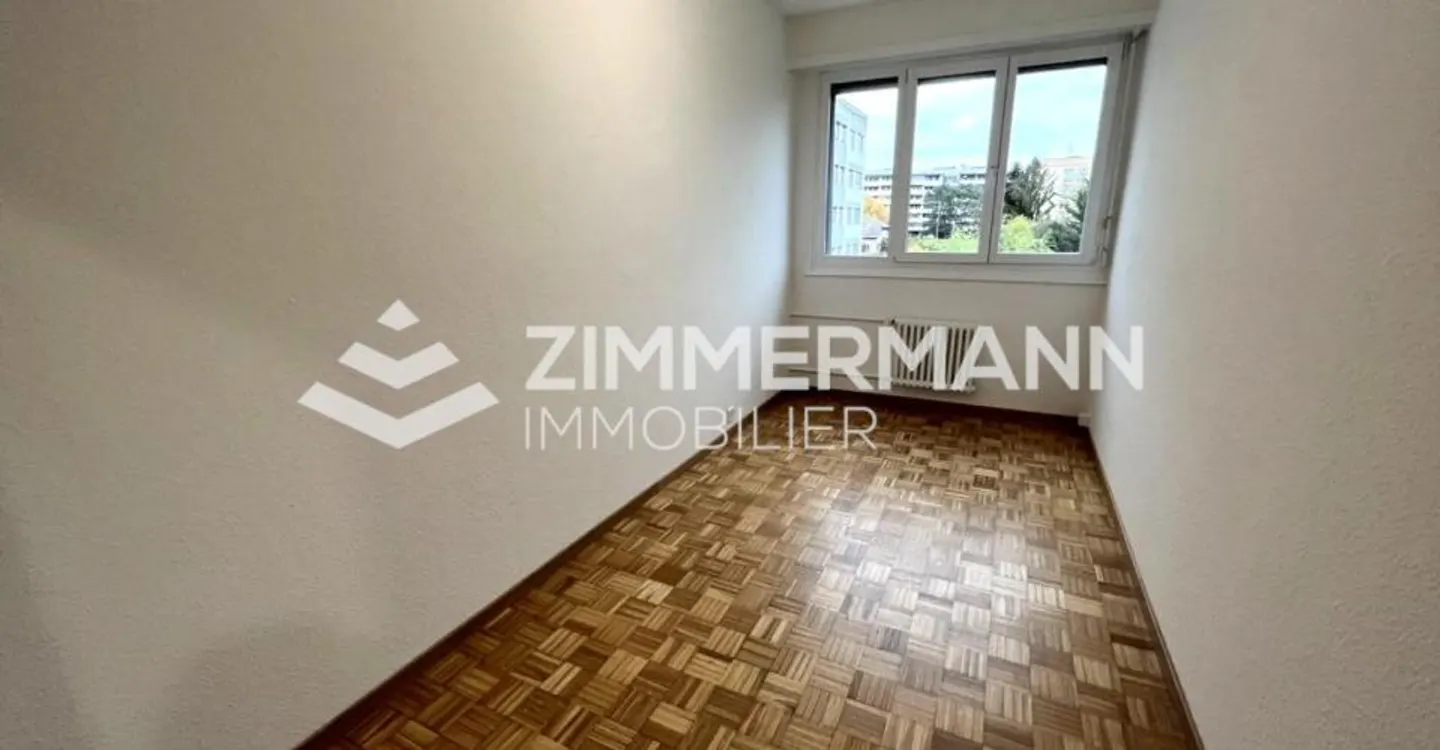 Thônex: Magnificent 5-room apartment with balcony! - Photo 3 of 5