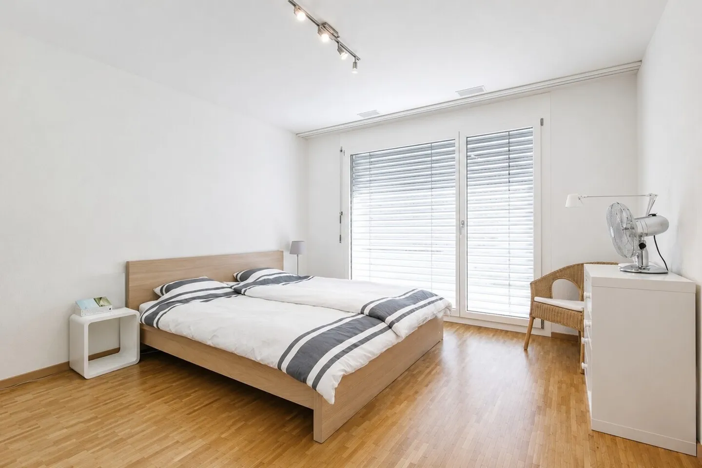Appartement confortable avec balcon vitré - Photo 5 sur 11