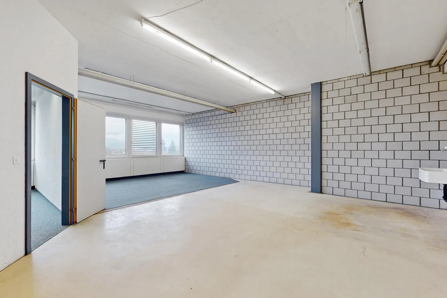 Office and Commercial Space - GO! Commercial Building in Oberentfelden - 130m2 - Photo 8 of 13