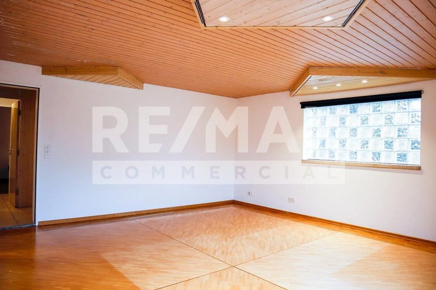 Attractive Office/Practice for Rent in Stetten, Baden - Photo 2 of 13