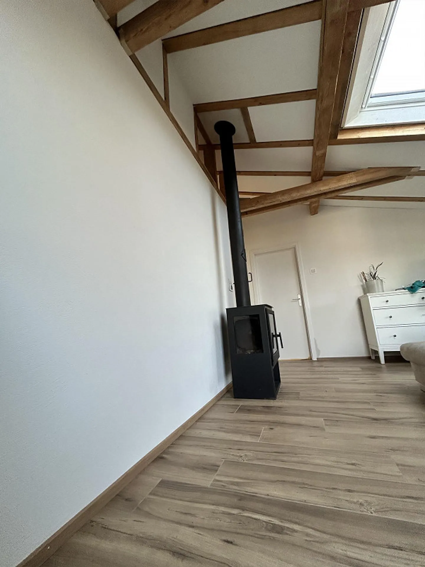 Appartamento 3.5 stanze appena ristrutturato a Bäch SZ - Foto 1 di 7